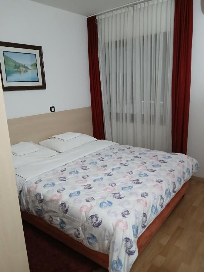 טרביניה Hotel Viv מראה חיצוני תמונה
