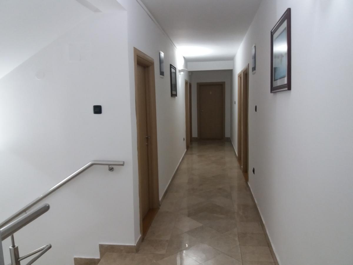 טרביניה Hotel Viv מראה חיצוני תמונה