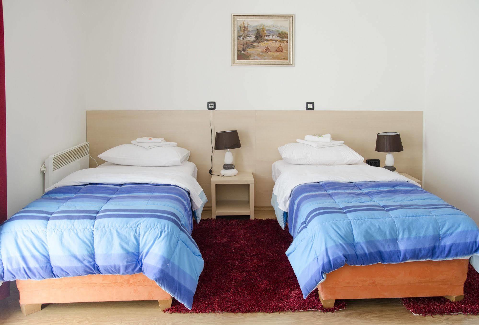 טרביניה Hotel Viv מראה חיצוני תמונה