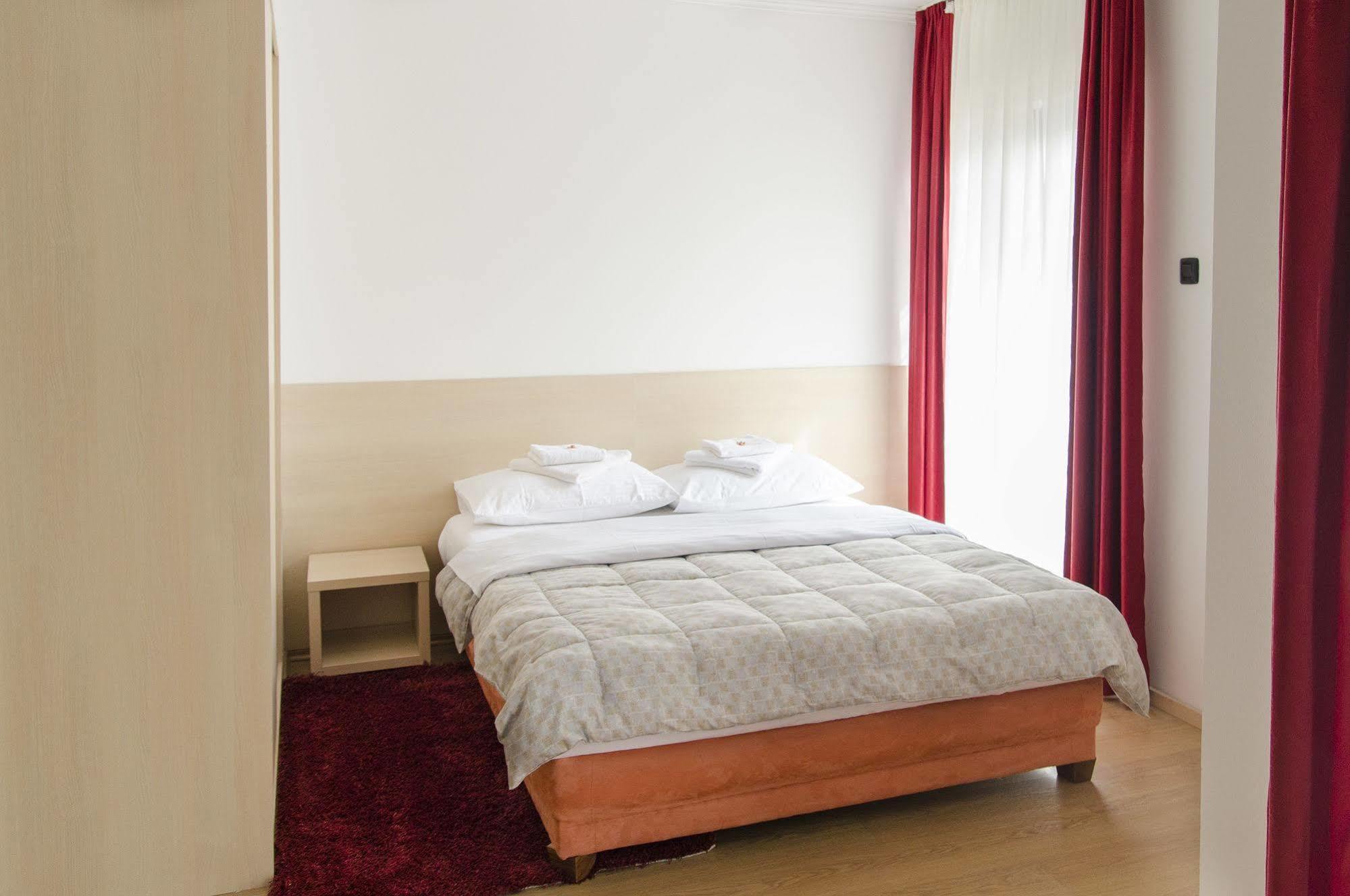 טרביניה Hotel Viv מראה חיצוני תמונה