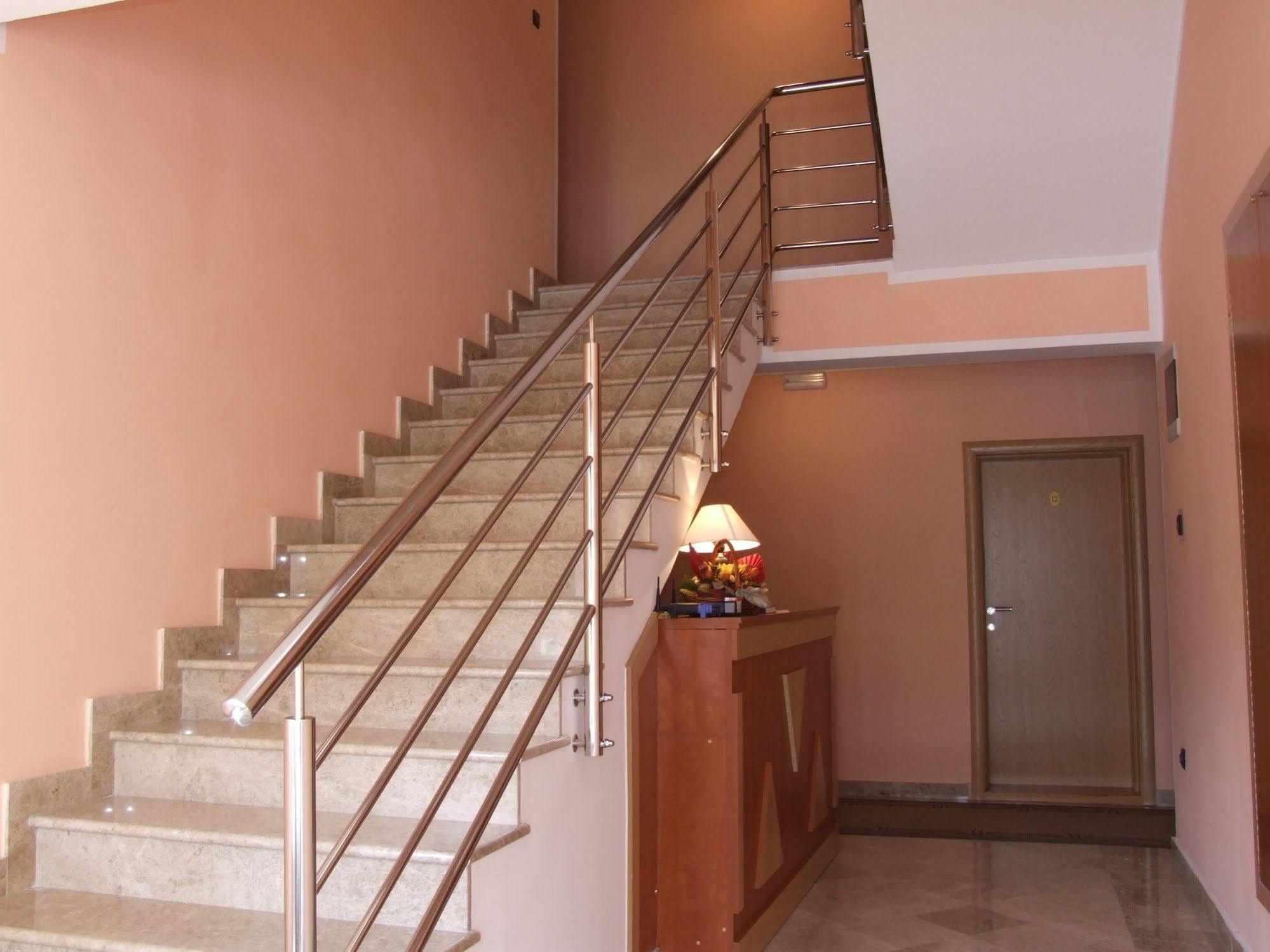 טרביניה Hotel Viv מראה חיצוני תמונה